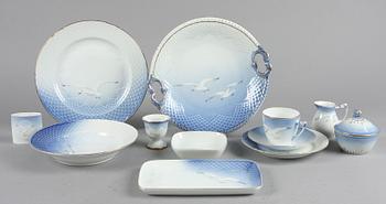 MATSERVIS, 56 delar, porslin, "Blå Måsen", Bing & Gröndahl.