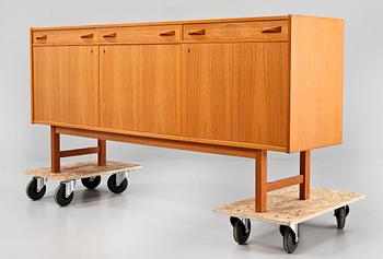 SIDEBOARD, 1900-talets mitt.