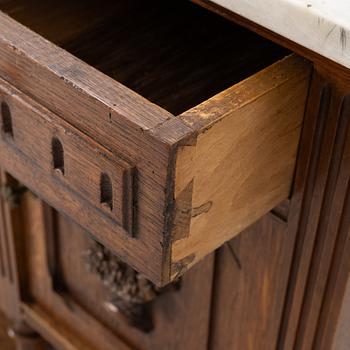 Á pair of bedside tables, circa 1900.