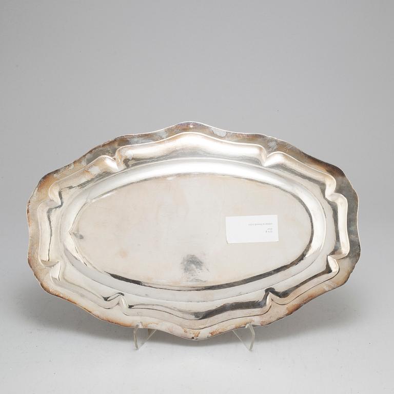 A French late 19th century silver dish. 950/1000. Louis XV-style.