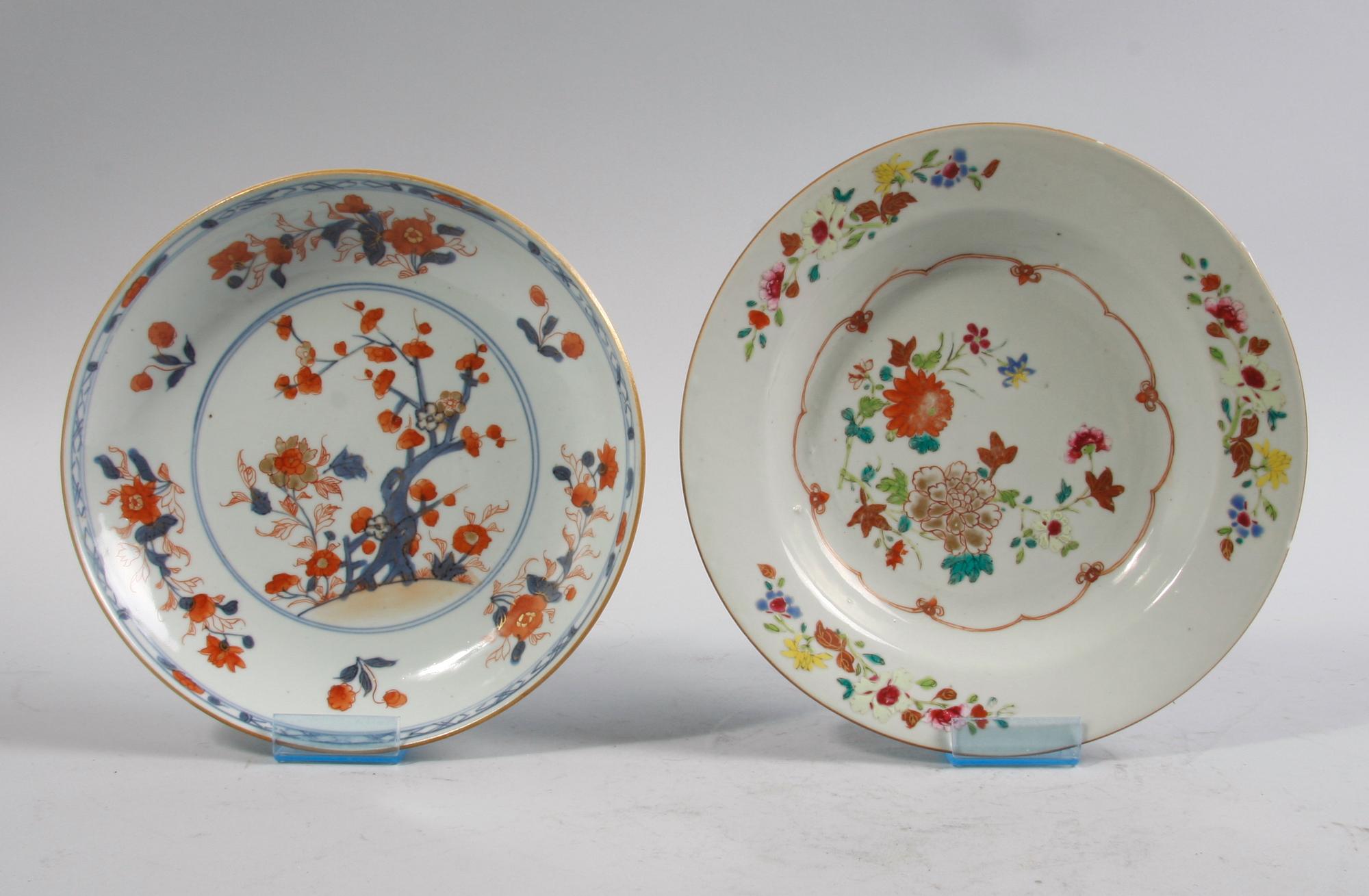 TALLRIKAR, 2 st, porslin, Kina. 1700/1800-tal.