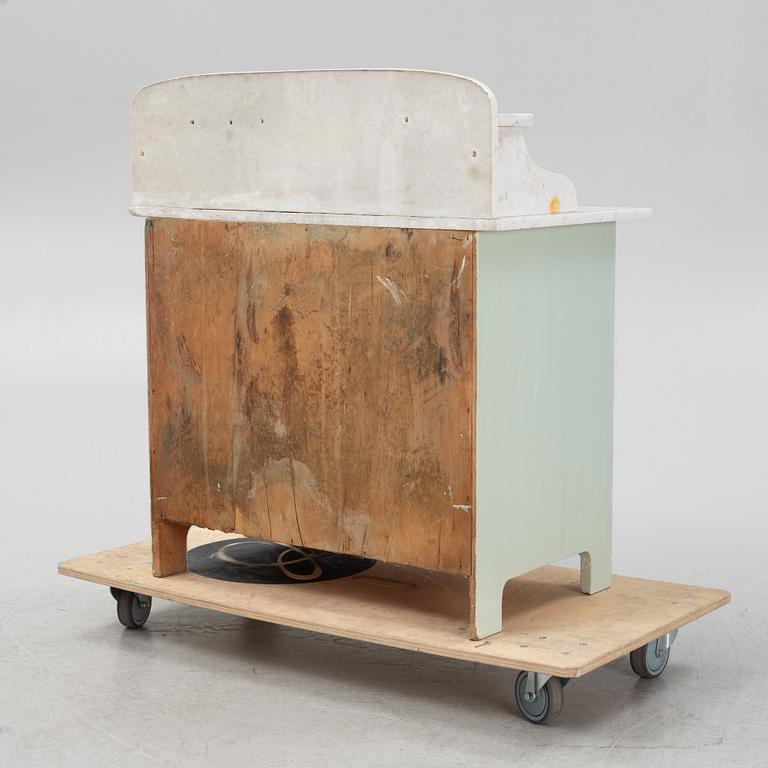 A commode, early 20th Century.