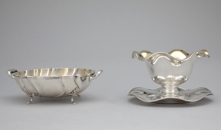 SKÅLAR, 2 st, silver, bla Jacob Engelberth Torsk, Stockholm, 1907. Vikt ca 873 g.