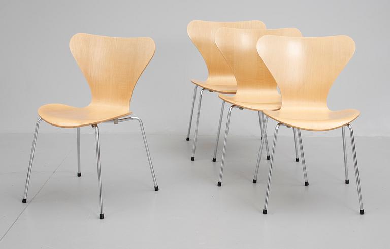 STOLAR, 4 st, "Sjuan", Arne Jacobsen för Fritz Hansen, 1985.