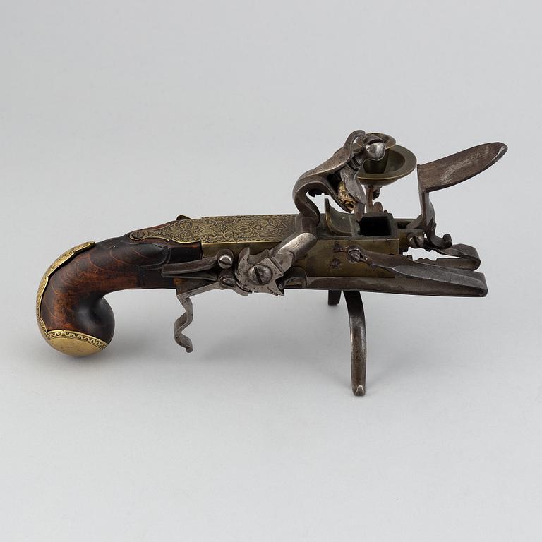 Elddon med flintlåständare, 1700-tal. - Bukowskis