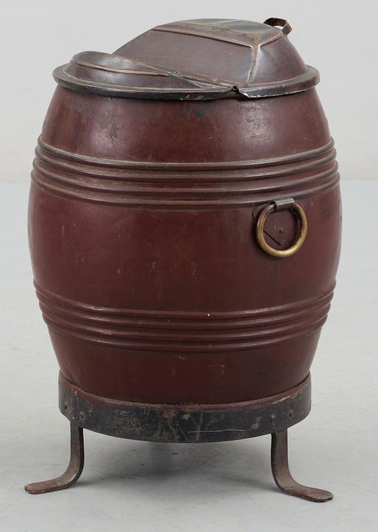 VATTENTUNNA MED LOCK, koppar, märkt John Johansson, Norrtälje,1800/1900-tal.