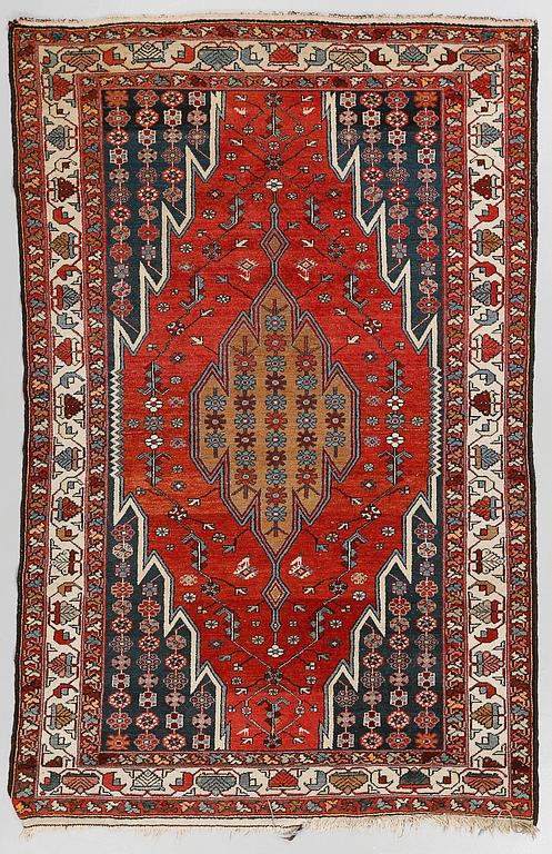 MATTA, troligen Kaukasisk, old, 203 x 132 cm.