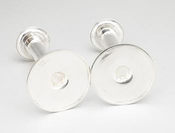 LJUSSTAKAR, ett par, silver, Per Sköld för CF Carlman, Stockholm, 1956. Tot vikt ca 484g.