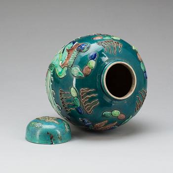 BOJAN, porslin. Japan, 1900-talets början.