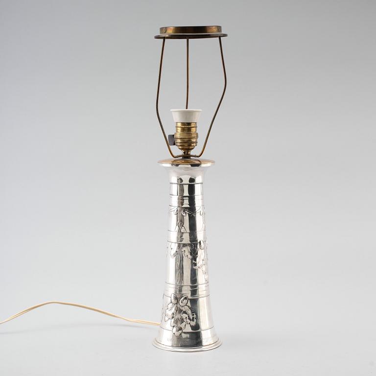 BORDSLAMPA, silver, CG Hallberg, omkring år 1900.