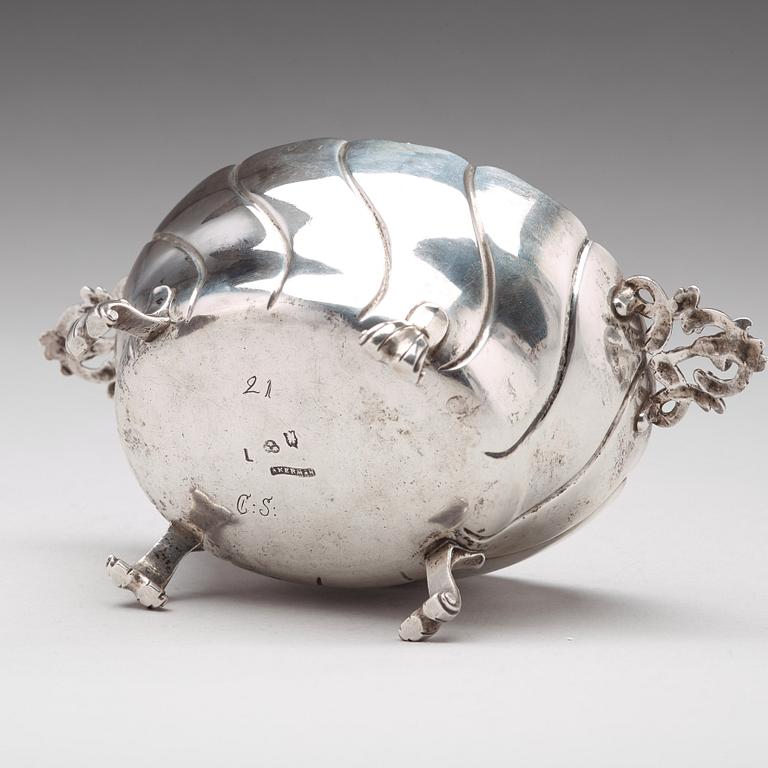 Petter Åkerman, konfektskål, silver, Stockholm
1769, rokoko.