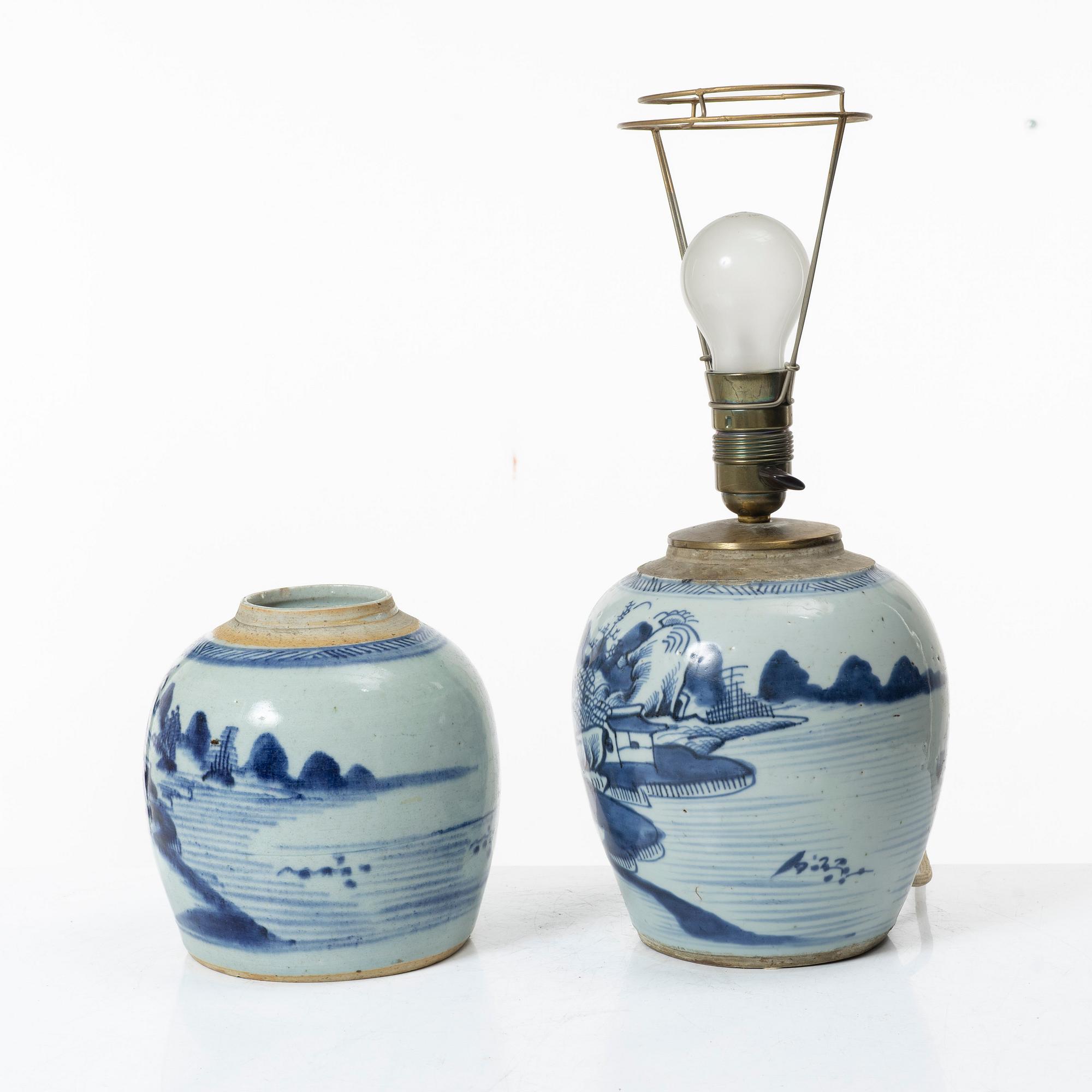 Bojan och lampa, porslin. Qingdynastin, 1800-tal.