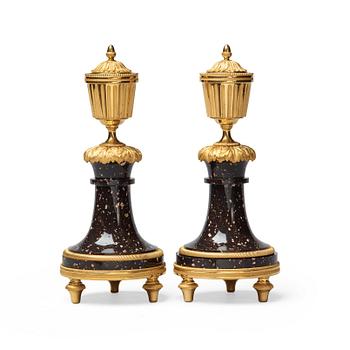 592. A pair of late Gustavian circa 1800 casolettes.