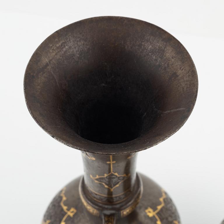 A pair of Persian vases, end of the 19th Century.