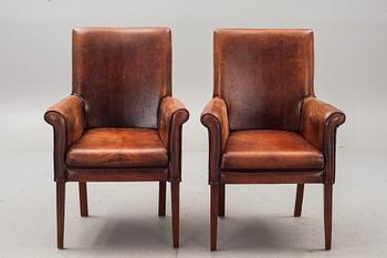 FÅTÖLJER, ett par, engelsk stil, 1900-talets slut.