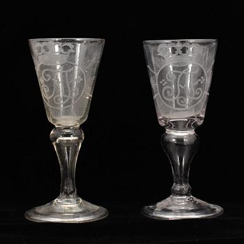 GLAS, ett par, 1700/1800-tal.