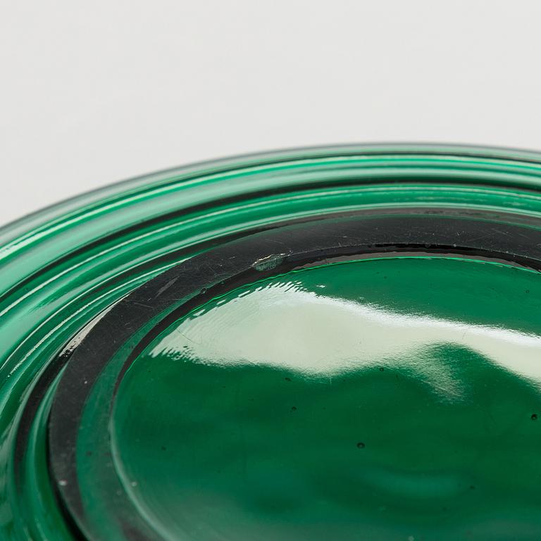 Aino Aalto, drinking glasses, 4 pcs, model 4052, and plate 'Bölgeblick', Karhula Glassworks, 1930s.