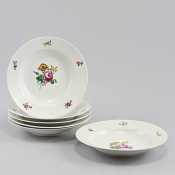 TALLRIKAR, 6 st, porslin, Wien, Österrike, omkring sekelskift 1900.