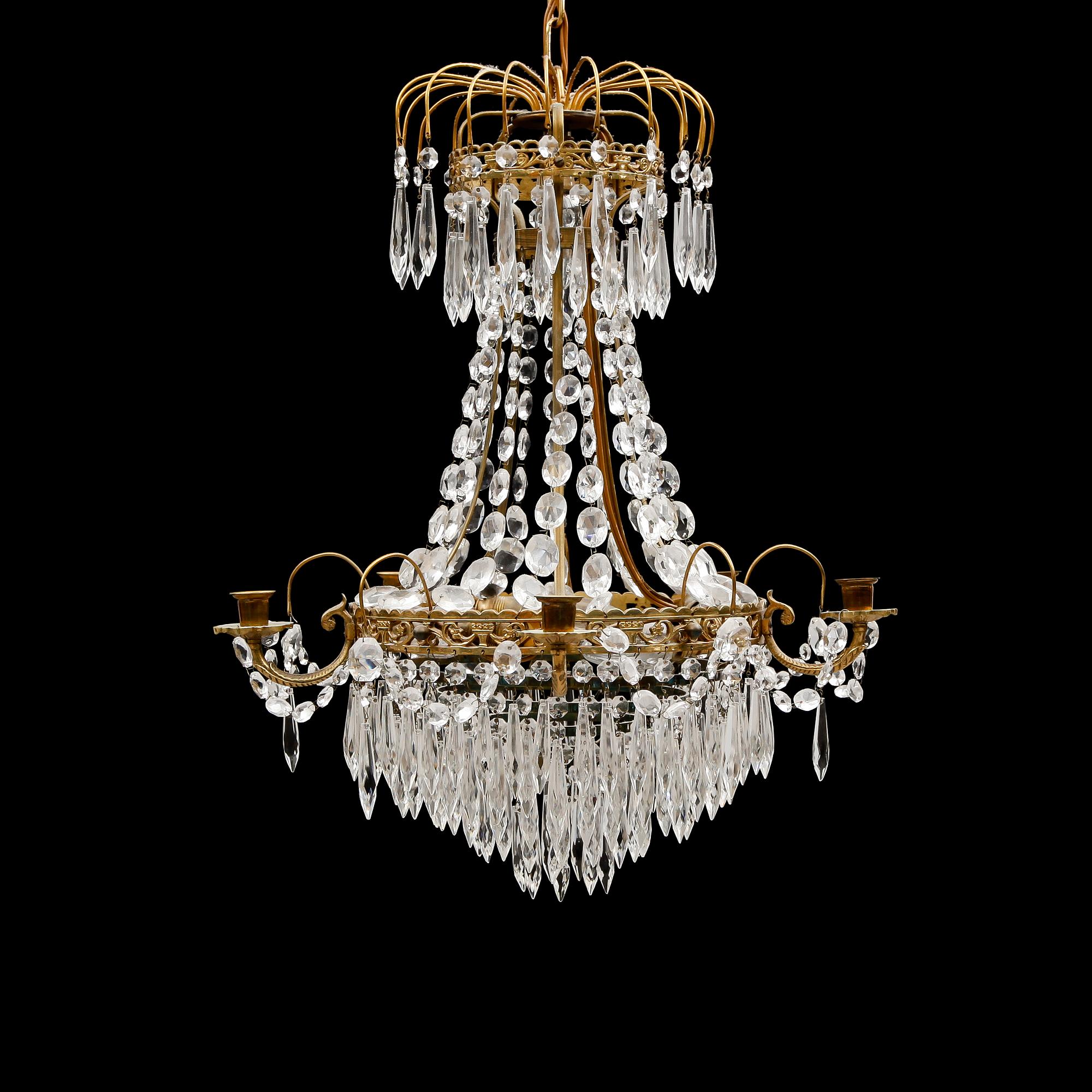 LJUSKRONA, gustaviansk stil, 1900-talets andra hälft. Höjd 57 cm.