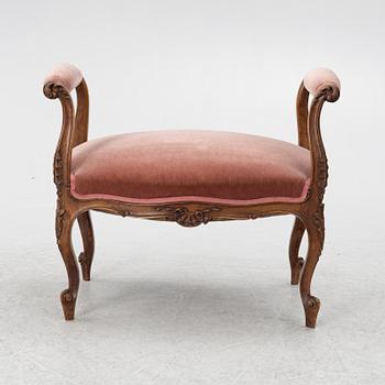 Sofa, 2 armchairs, 4 chairs, table and banquet, Rococo style, 20th century.