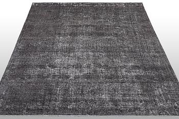 A carpet, oriental, vintage design, ca 351 x 244 cm.