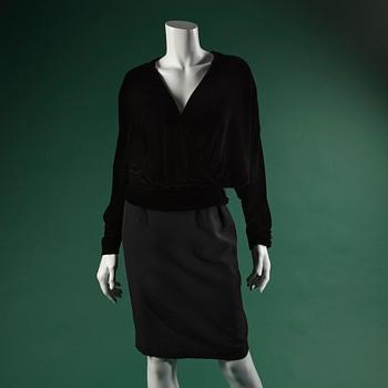 A dress by LOUIS FERRAUD in size 36.