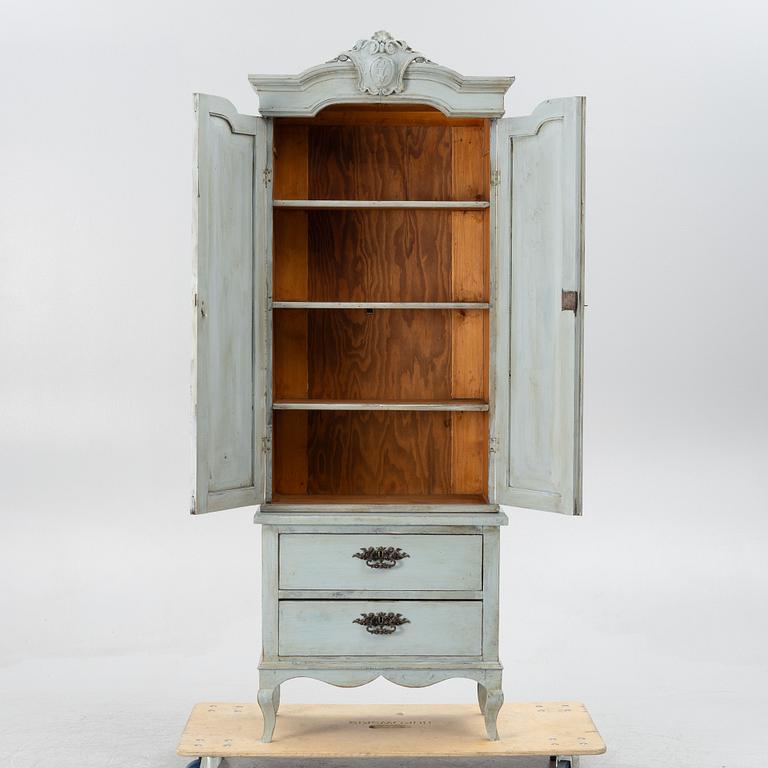 A cabinet, early 20th century.