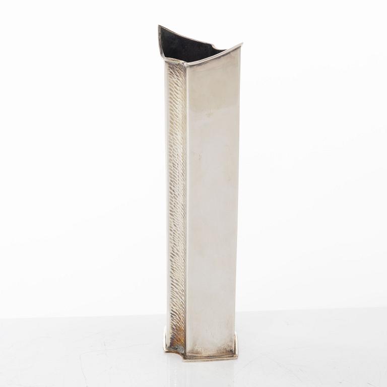Kaj Blomqvist, vase, silver, Kultakeskus, Hämeenlinna 1968.