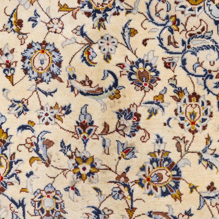 Carpet, Keshan, approx. 355 x 245 cm.