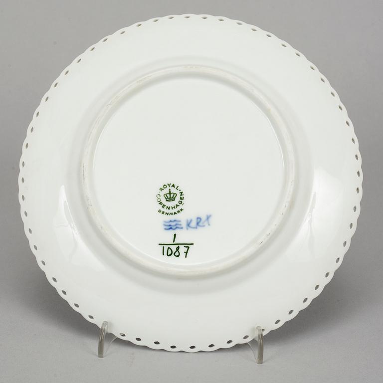 Royal Copenhagen, a 'Musselmalet' part service, Denmark (14 pieces).