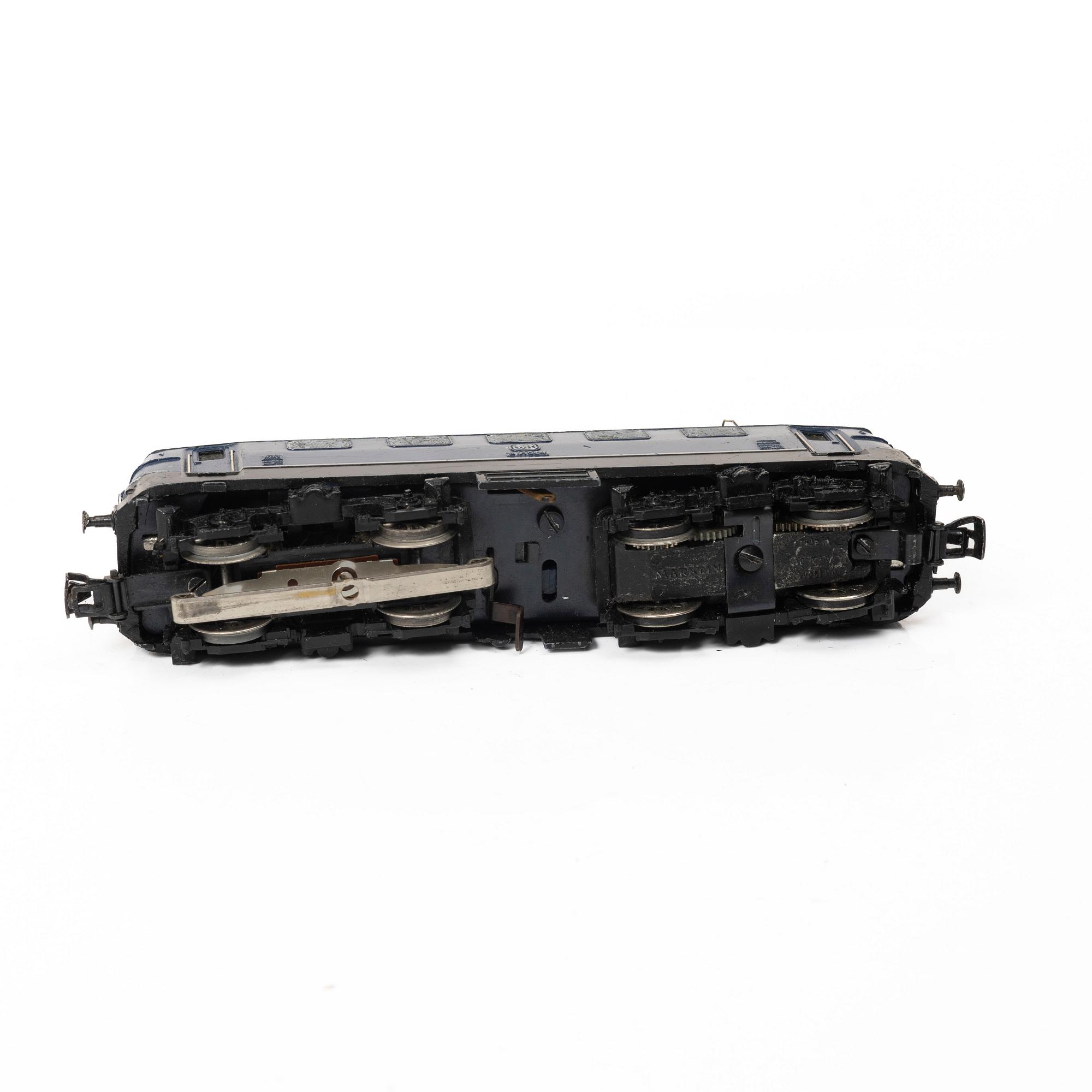 Märklin, locomotives, 7 pcs, railbus, 2 parts, as well as cars, 7 pcs, Germany.