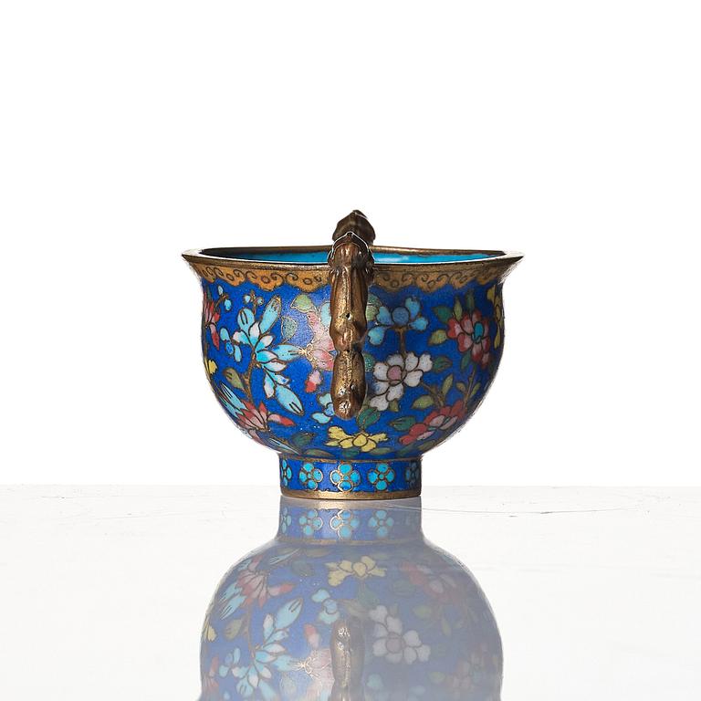 Kopp, cloisonné. Qingdynastin, 1800-tal.