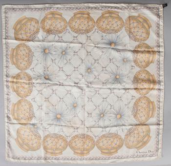 HUIVI, Christian Dior.