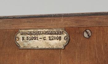SEKRETÄR, brickmärkt Nordiska Kompaniet o nr R 31091-12508, 1926.