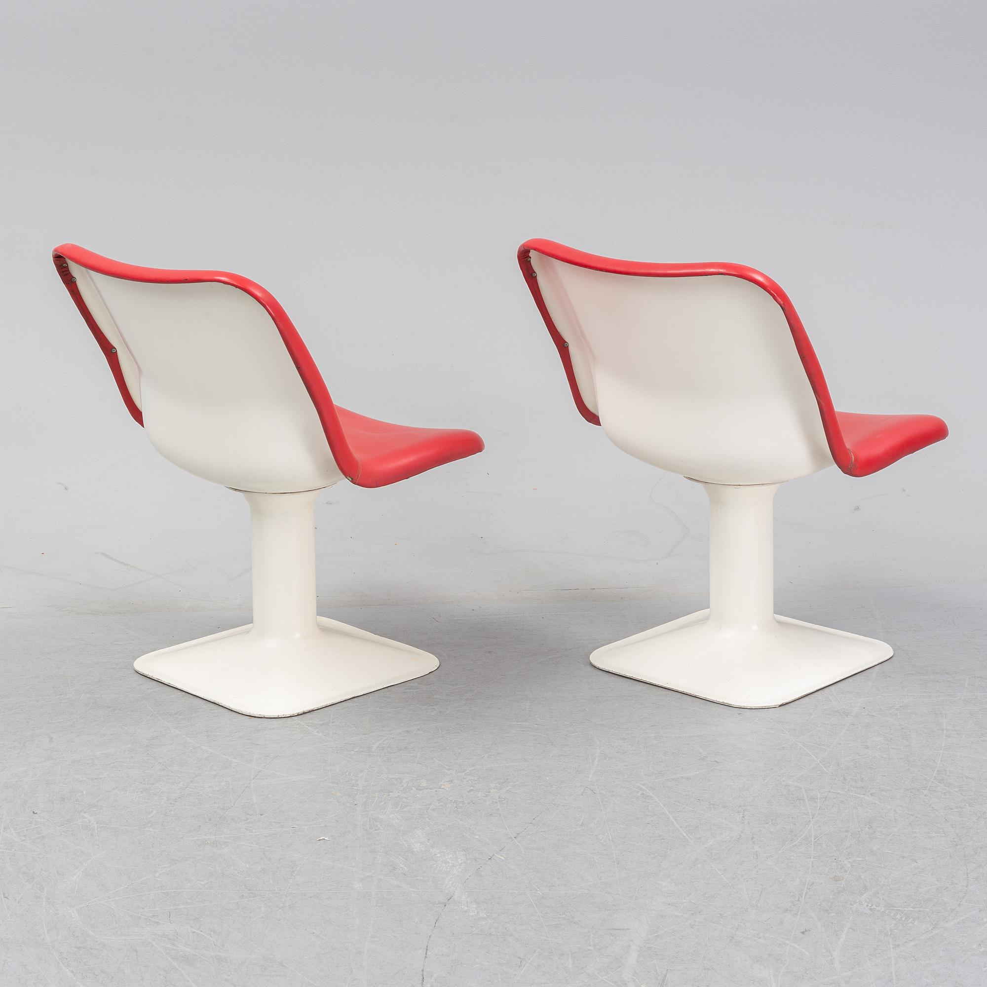 Yrjö Kukkapuro, a table and a set of six chairs.