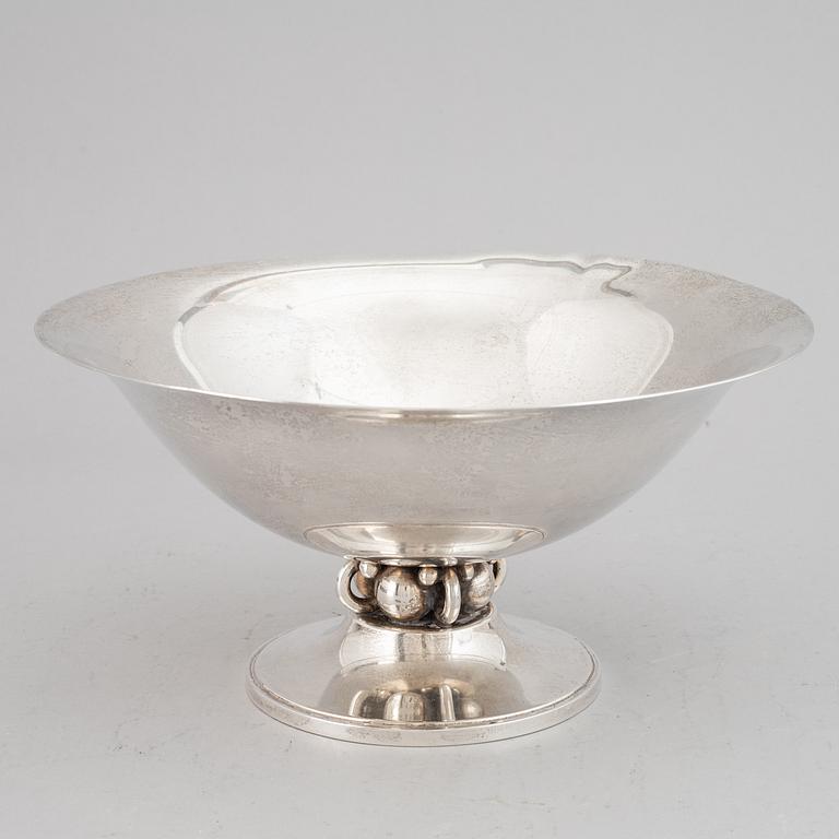 Alphonse LaPaglia, a sterling silver bowl.