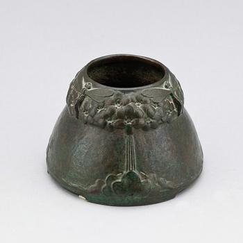 VAS, brons, jugend, Johan August Färngren, märkt J. Färngren samt Otto Meyer Fud.