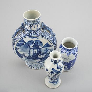 Six blue and white porcelain objects, Qing dynasty, 18th-19th century.