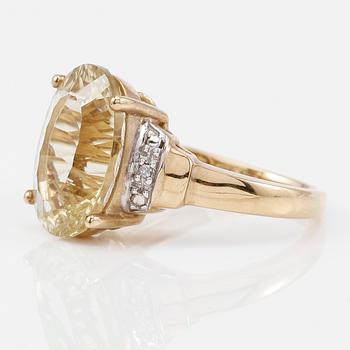 RING, 10K, gul kvarts och mindre diamanter.