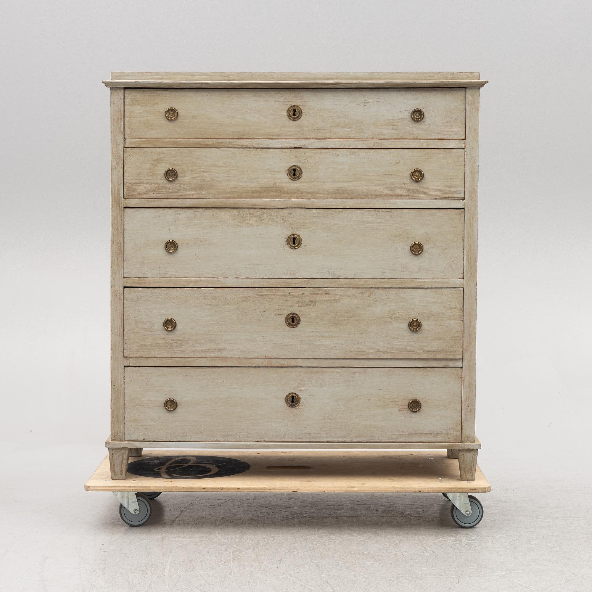 Chest of drawers, 19th century.