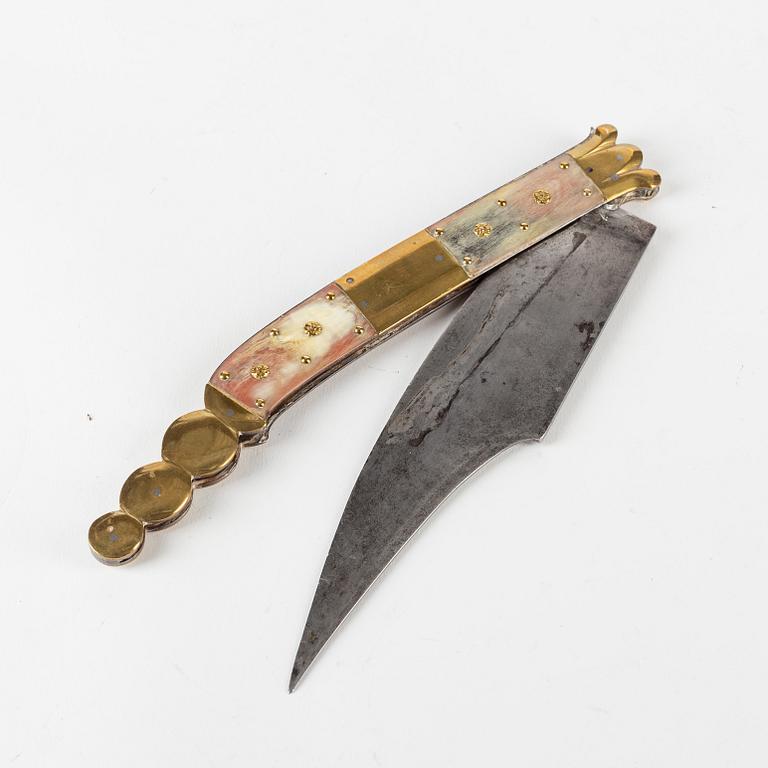 A Spanish folding knife from around 1900.