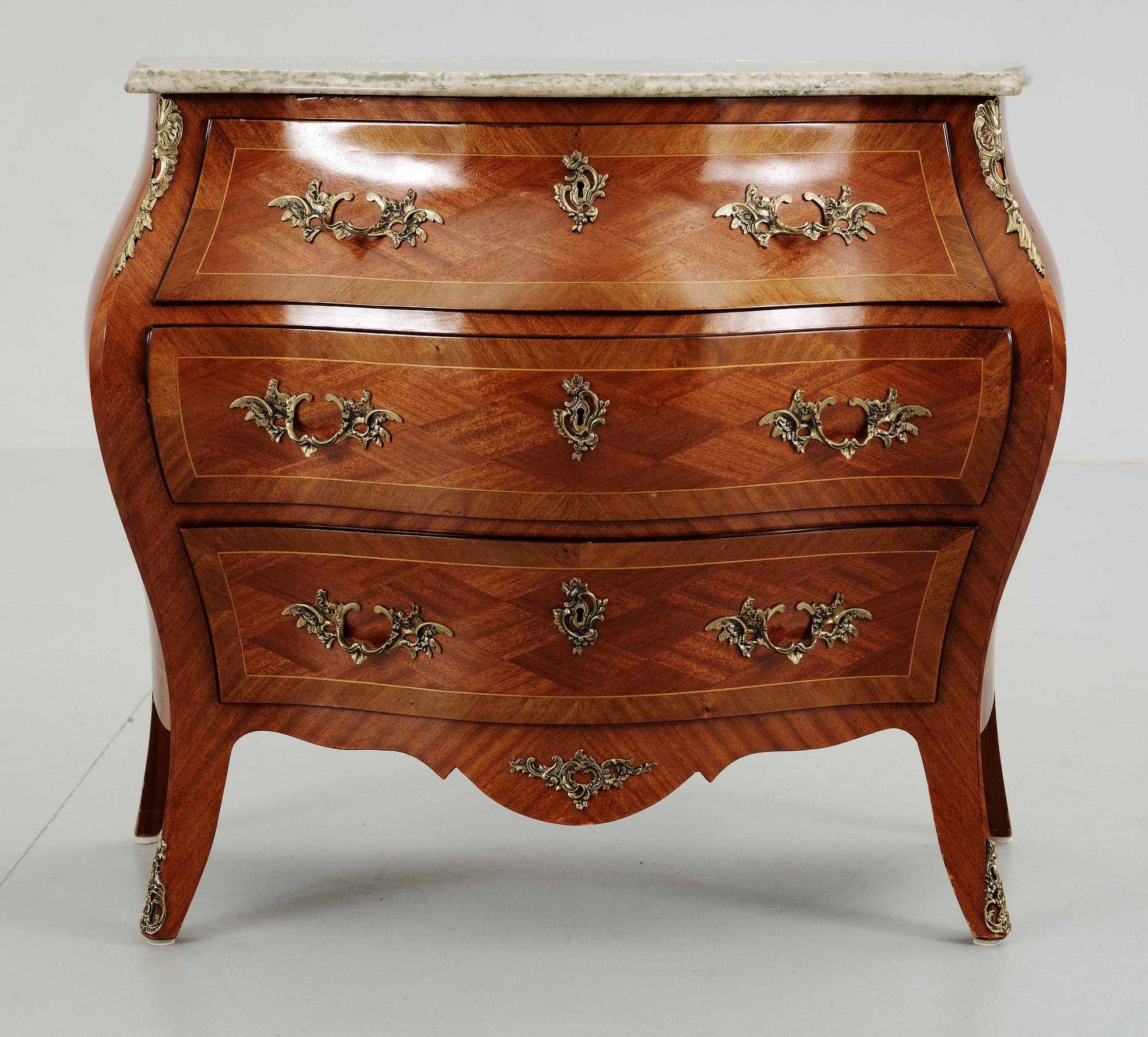 BYRÅ, rokokostil, 1900-tal.