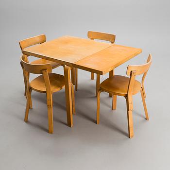 ALVAR AALTO, PÖYTÄ JA TUOLEJA, 4 KPL. Malli 69. Artek, 1900-luvun puoliväli.