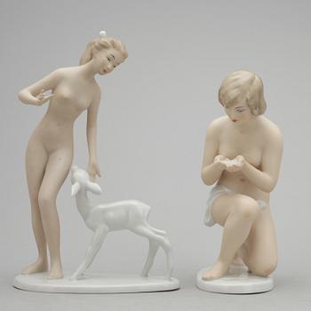 FIGURINER, 2 st. Porslin. Wallendorf. 1900-talets mitt.