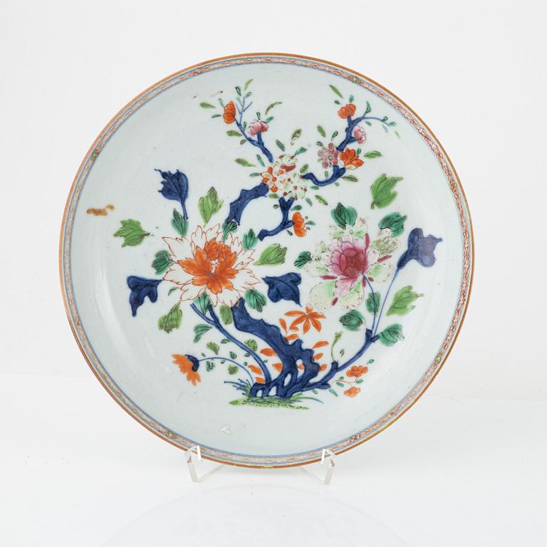 A set of five famille rose dishes, Qing dynasty, 18th Century.