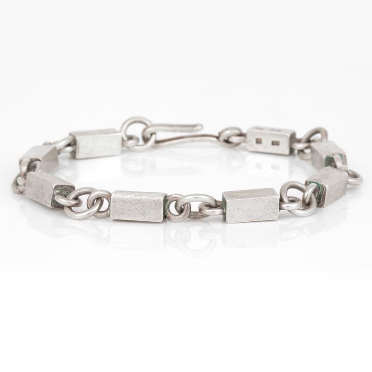 ARMBAND, silver, Wiwen Nilsson, Lund, 1972. Vikt 28 g.