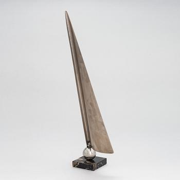 Väinö Lätti, skulptur, rostfritt stål, signerad.