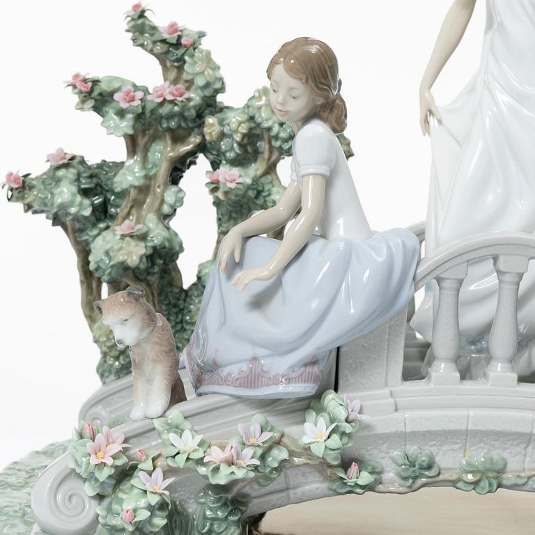 Marco Antonio Noguerón, figurine, "Bridge of Love", Lladró, Spain.