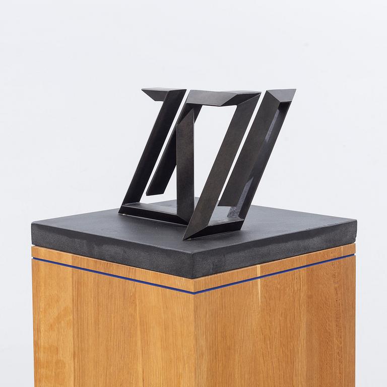 CARL MAGNUS, skulptur, brons, "Pavane II", signerad och daterad -87, numrerad 6/6.