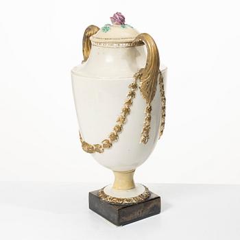 A flintware jar from Marieberg, Steen's period (1769-1788).
